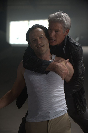 Richard Gere y Stephen Moyer en La Sombra de la traición