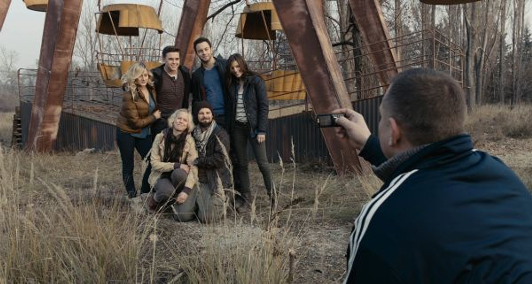 Nathan Phillips, Ingrid Bolsø Berdal, Jonathan Sadowski, Jesse McCartney, Olivia Dudley, Devin Kelley y Dimitri Diatchenko en Atrapados en Chernobyl