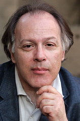 photo of person Javier Marías