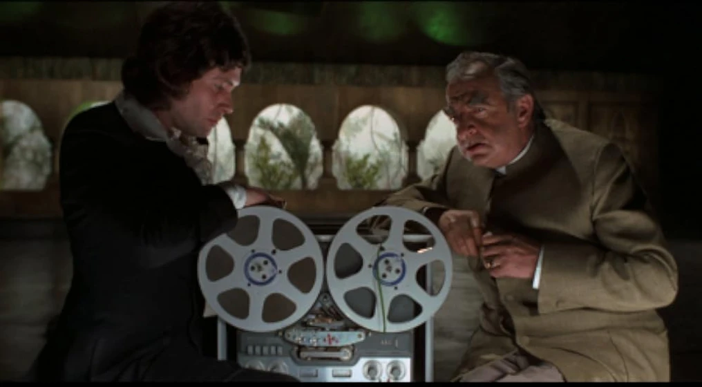 Hugh Griffith y Jon Finch en el-programa-final