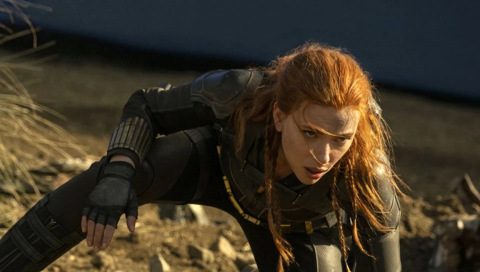 Scarlett Johansson en viuda-negra