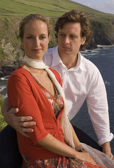 Hendrik Duryn y Lara-Joy Körner en Niebla sobre el Castillo