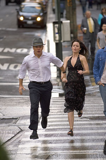Matt Damon y Emily Blunt en Destino oculto