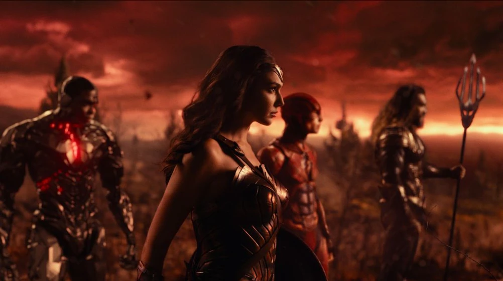 Ezra Miller, Gal Gadot, Jason Momoa y Ray Fisher en la-liga-de-la-justicia