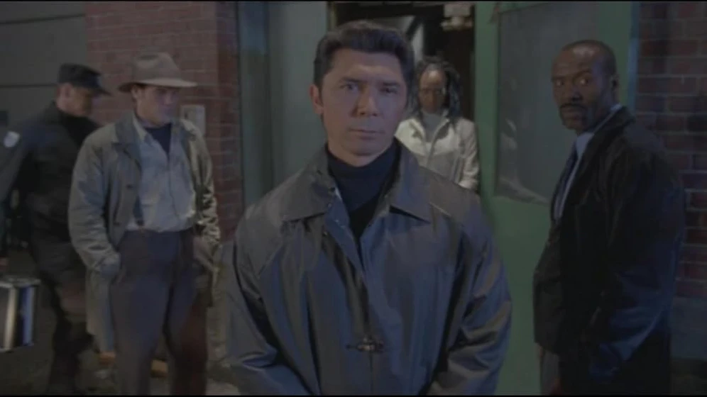 Lou Diamond Phillips en absolon