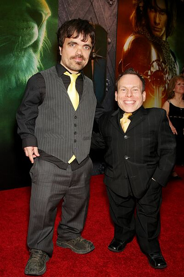 Warwick Davis y Peter Dinklage en Las Crónicas de Narnia: El Príncipe Caspian (Premiere en New York. Mayo 2008)
