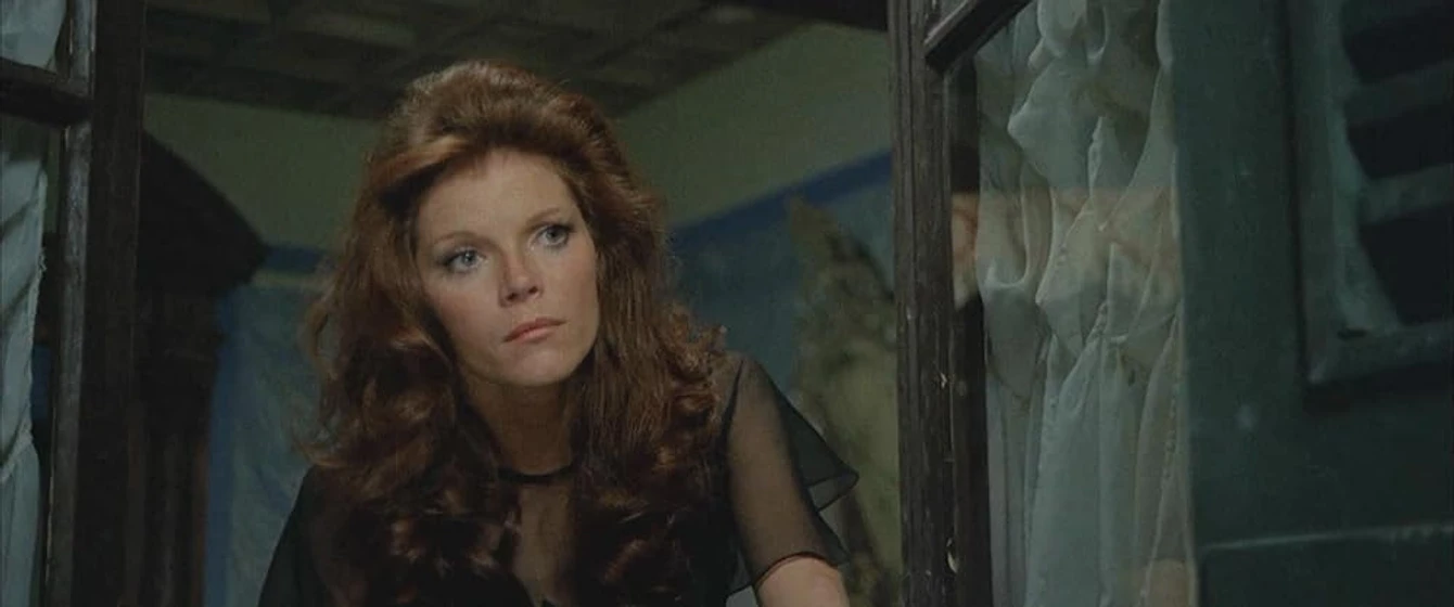 Samantha Eggar en el-dios-de-la-muerte-asesina-otra-vez