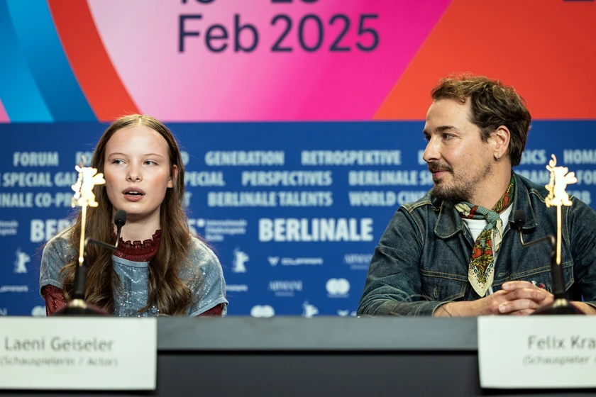Felix Kramer y Laeni Geiseler en marielle-lo-sabe-todo (Berlinale. Febrero 2025)