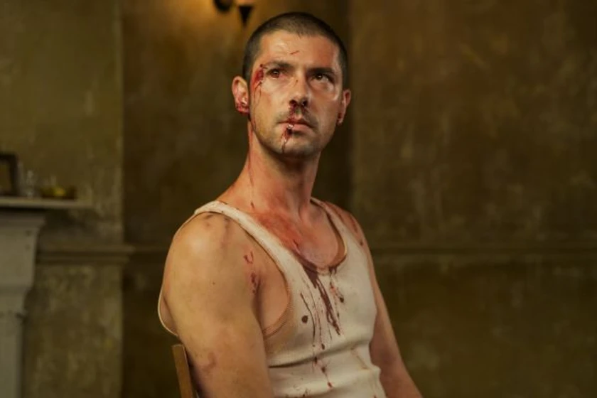 Melvil Poupaud en 44-inch-chest-la-medida-de-la-venganza