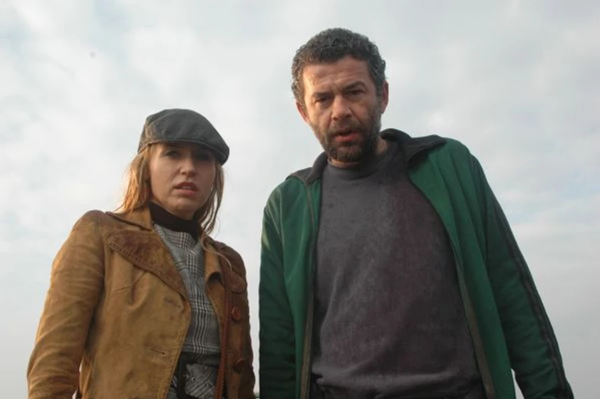 Nebojsa Glogovac y Anica Dobra en La Mujer con la nariz rota