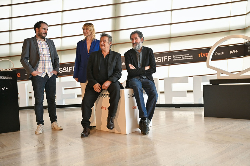 Eduard Fernández, Nathalie Poza, Jon Garaño y Victor Arregui en Marco (Festival de San Sebastián. Septiembre 2024)