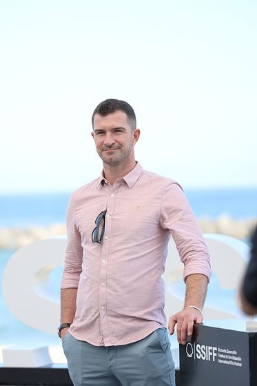 Neil Leiper en On Falling (Festival de San Sebastián. Septiembre 2024)