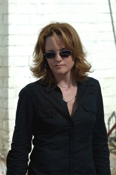 Lea Thompson en jane-doe-lazos-de-sangre