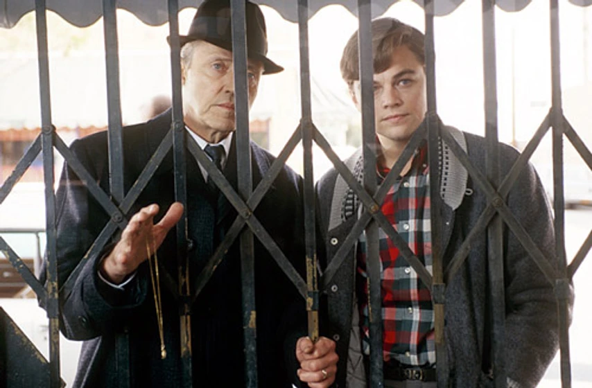 Christopher Walken y Leonardo DiCaprio en atrapame-si-puedes