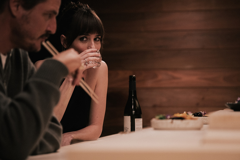 Dakota Johnson y Pedro Pascal en Materialistas
