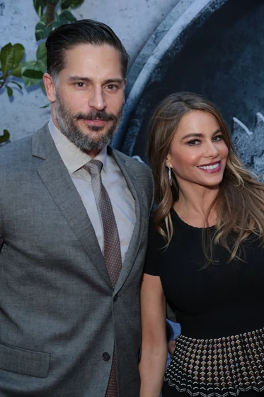 Sofía Vergara y Joe Manganiello en jurassic-world (Premiere en Los Angeles. Junio 2015)