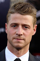 photo of person Ben McKenzie