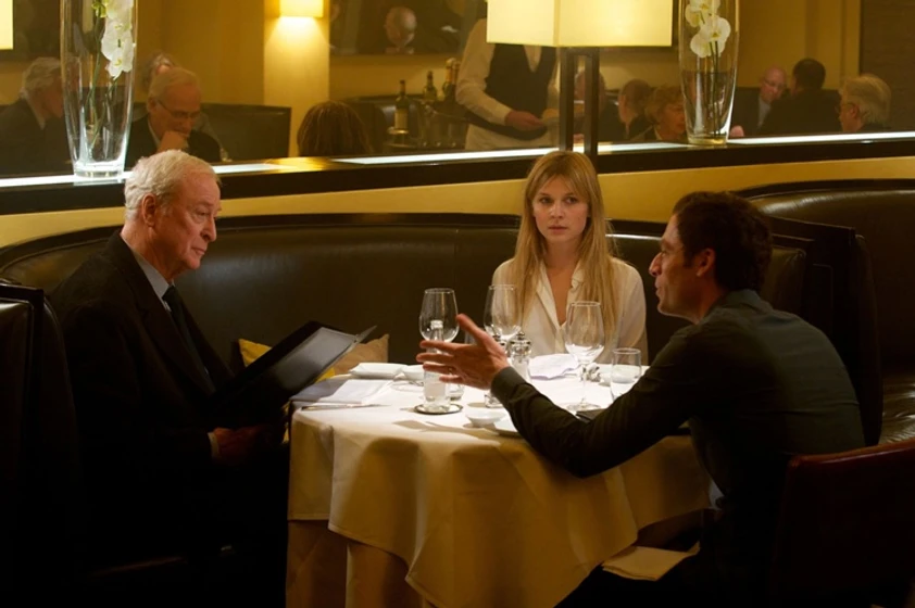 Michael Caine, Clémence Poésy y Justin Kirk en Mi Amigo Mr. Morgan