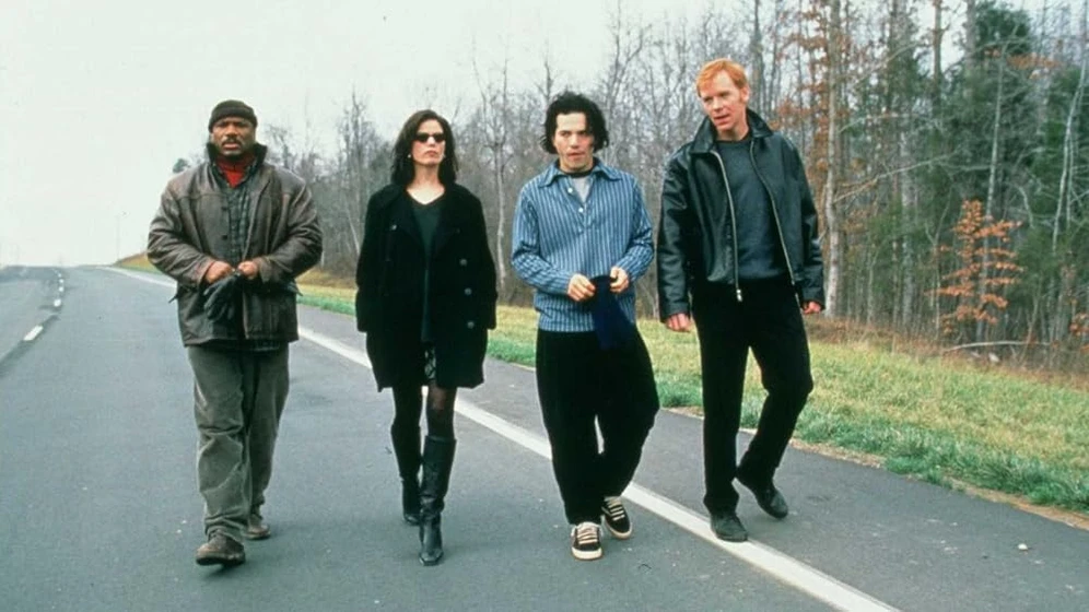 John Leguizamo, Linda Fiorentino, Ving Rhames y David Caruso en body-count-1998