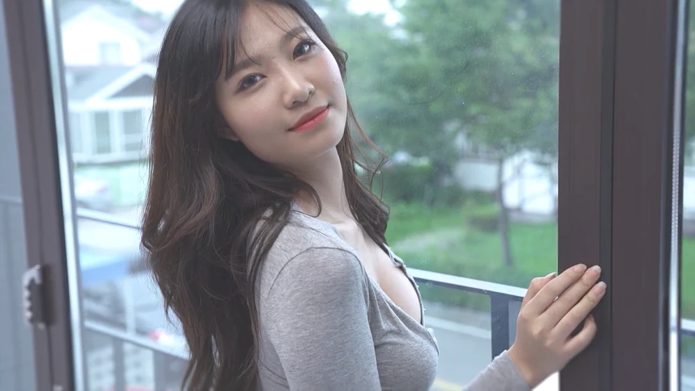 Imagen de 24-year-old-yoon-yul-s-sexy-breasts