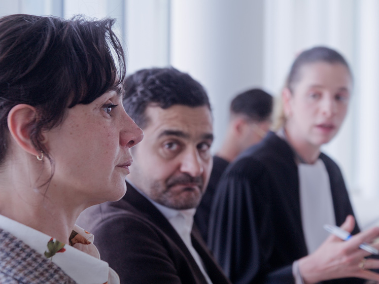 Laurent Capelluto, Myriem Akheddiou y Marion de Nanteuil en We Believe You