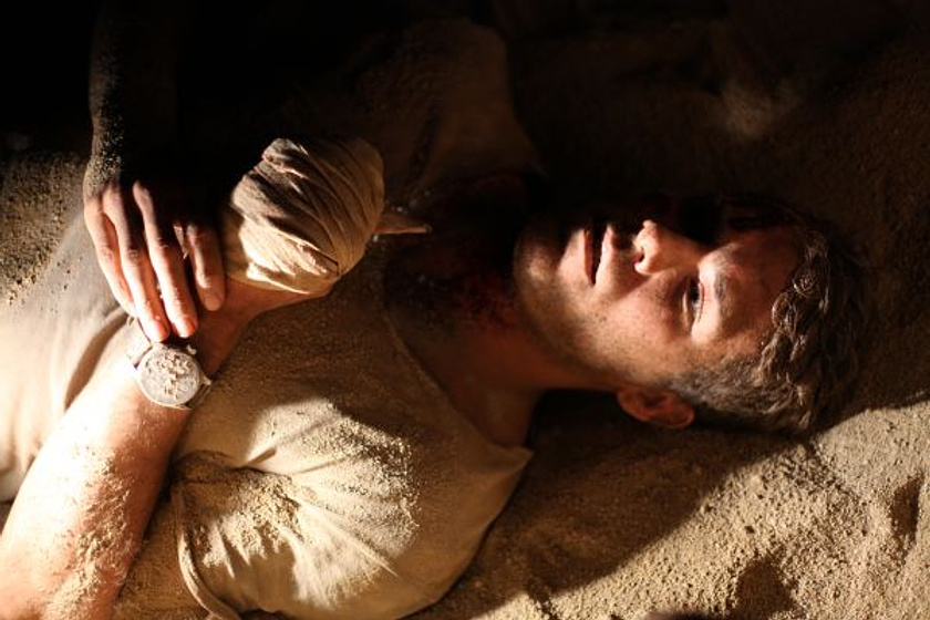 still of movie Buried (Enterrado)