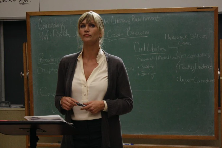 Natasha Henstridge en la-alumna-perfecta