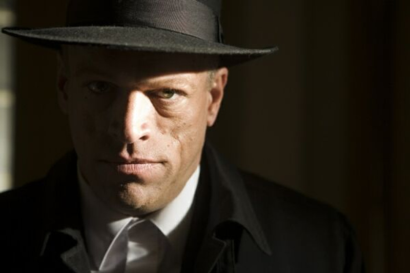 Brian Thompson en El Último Justo