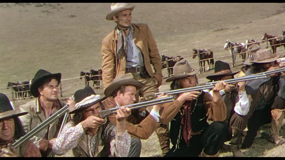 Henry Brandon, Jeff Chandler, Charles Drake, Dennis Weaver y Noah Beery Jr. en asalto-al-fuerte-clark