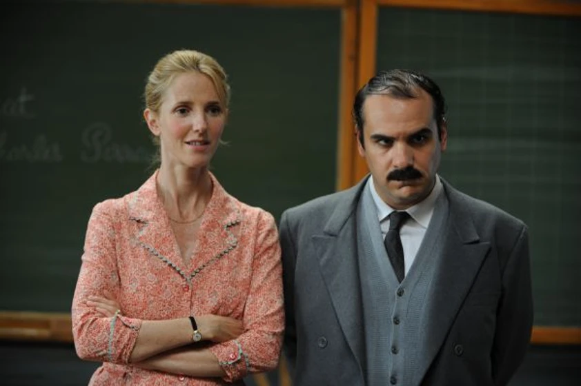 Sandrine Kiberlain y François-Xavier Demaison en el-pequeno-nicolas-2009