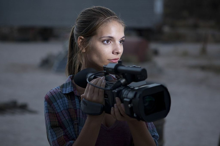 Caitlin Stasey en la-evidencia
