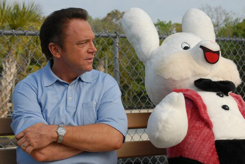 Tom Arnold en The Year of getting to know us