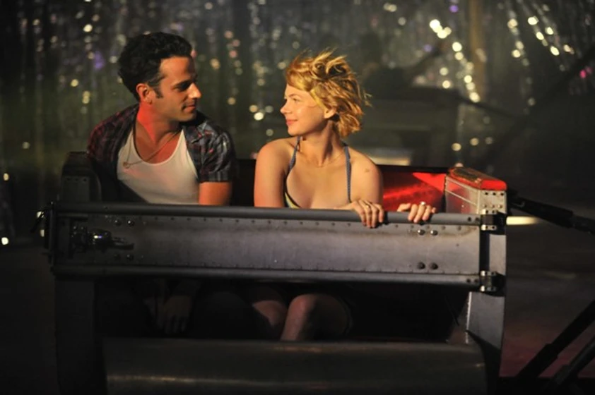 Michelle Williams y Luke Kirby en take-this-waltz