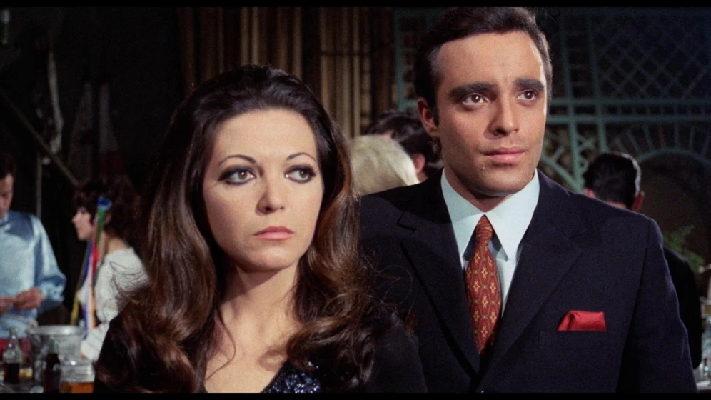 Luciana Paluzzi y Lang Jeffries en Mean Mother