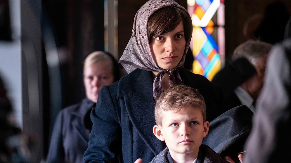 Sallie Harmsen y Brandon River Coene en the-book-of-everything