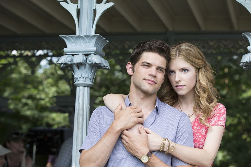 Anna Kendrick y Jeremy Jordan en Los Últimos cinco años
