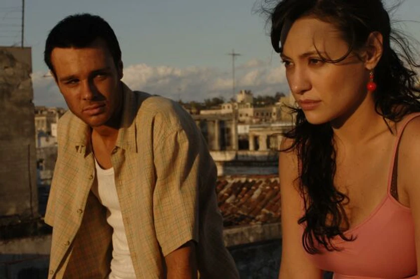Natalia Verbeke y Rupert Evans en arritmia