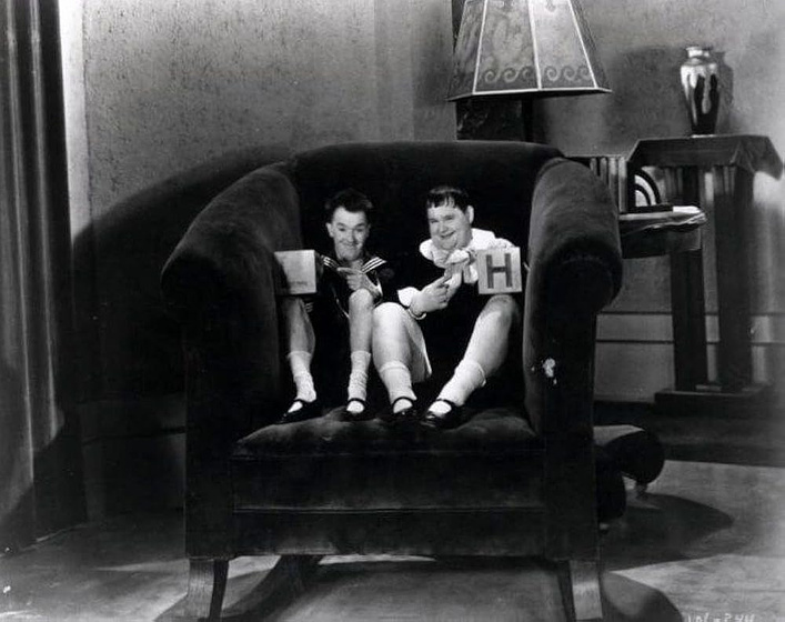 Stan Laurel y Oliver Hardy en dos-buenos-chicos