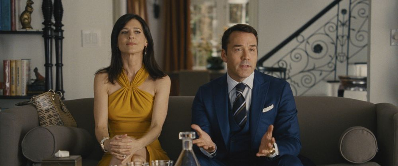 Jeremy Piven y Emmanuelle Chriqui en El Séquito