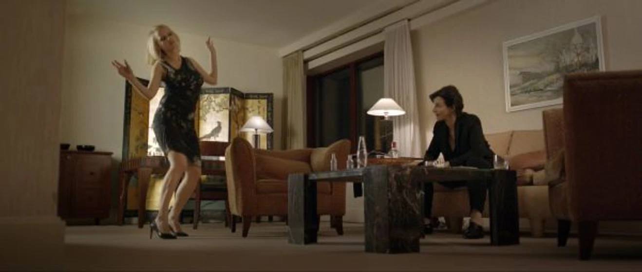 Juliette Binoche y Joanna Kulig en ellas