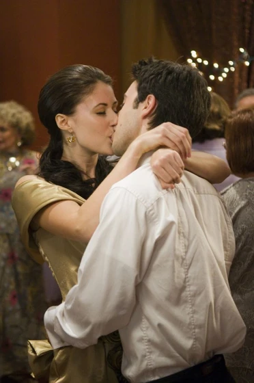 Josh Zuckerman y Amanda Crew en sex-drive