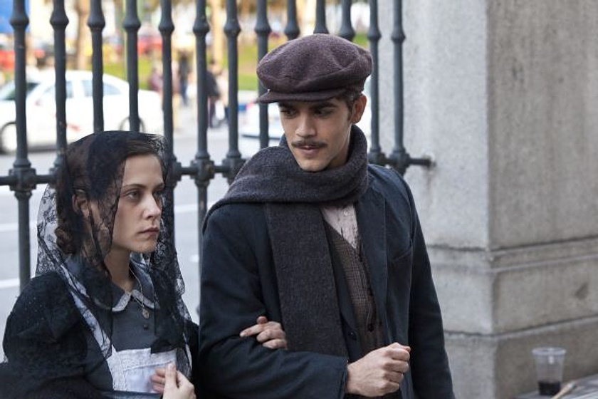 Marc Clotet y María León en La Voz dormida