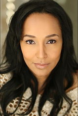 picture of actor Ellen Ewusie