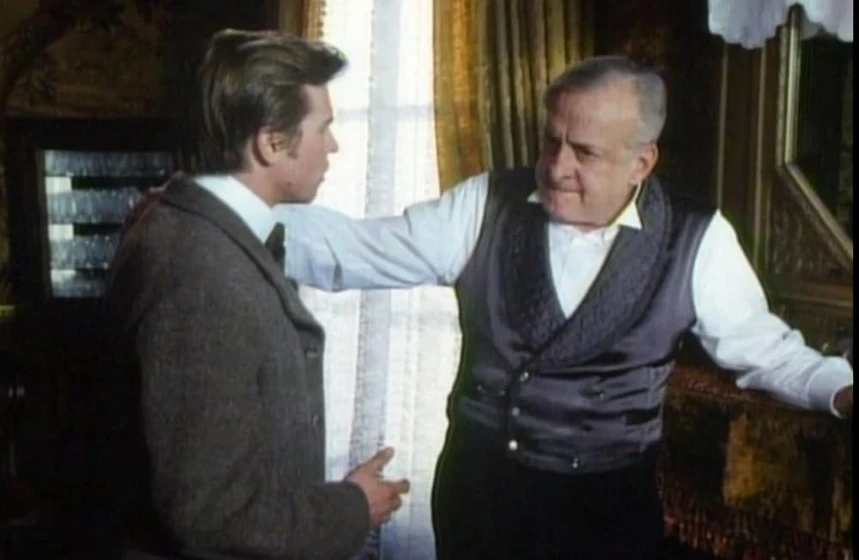 George C. Scott y Val Kilmer en los-crimenes-de-la-calle-morgue