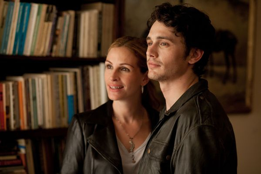 James Franco y Julia Roberts en Come, reza, ama