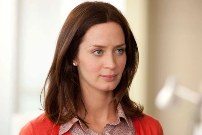 Emily Blunt en la-pesca-del-salmon-en-yemen