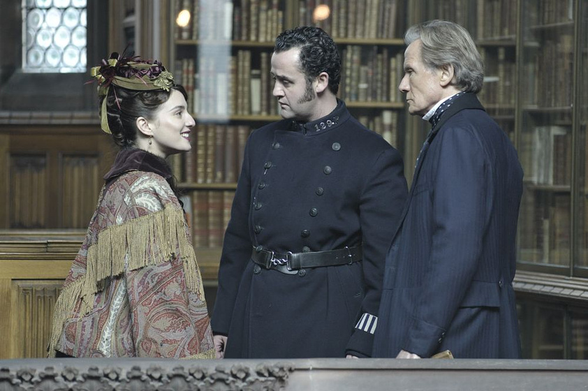 María Valverde, Bill Nighy y Daniel Mays en Los misteriosos asesinatos de Limehouse