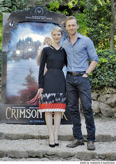Tom Hiddleston y Mia Wasikowska en La Cumbre Escarlata (Photocall en Roma. Octubre 2015)