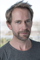 picture of actor Peter Bramhill