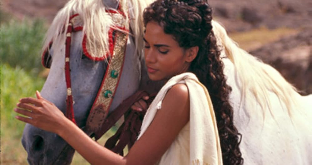 Halle Berry en salomon-y-la-reina-de-saba-1995